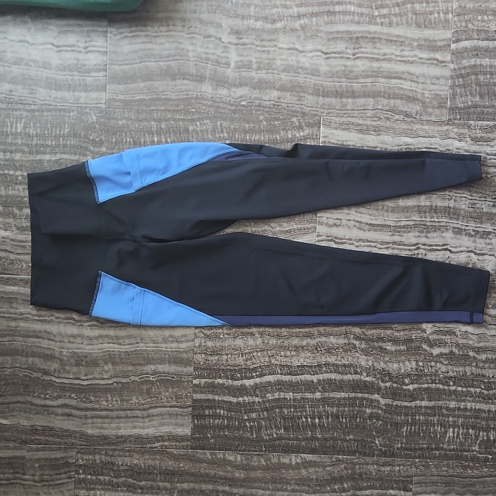 Aerie colorblock athletic leggings with pockets